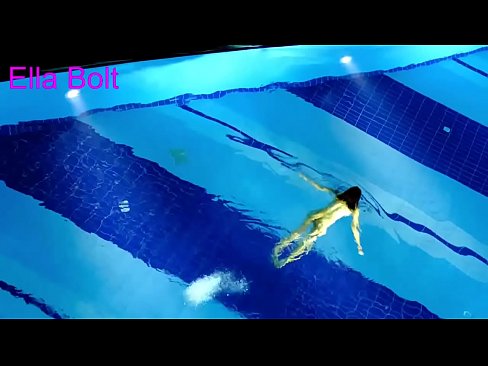 ❤️ Non podo deixar de mirar, unha moza loira que é sorprendida nadando espida na piscina do resort ELLA BOLT ❤️ Porno anal en % gl.basseyn-vsem.ru % ️❤